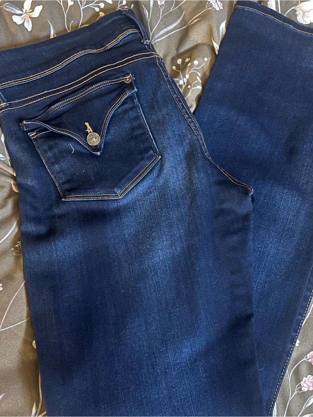 Hudson Jeans Beth Mid-Rise Boot Cut